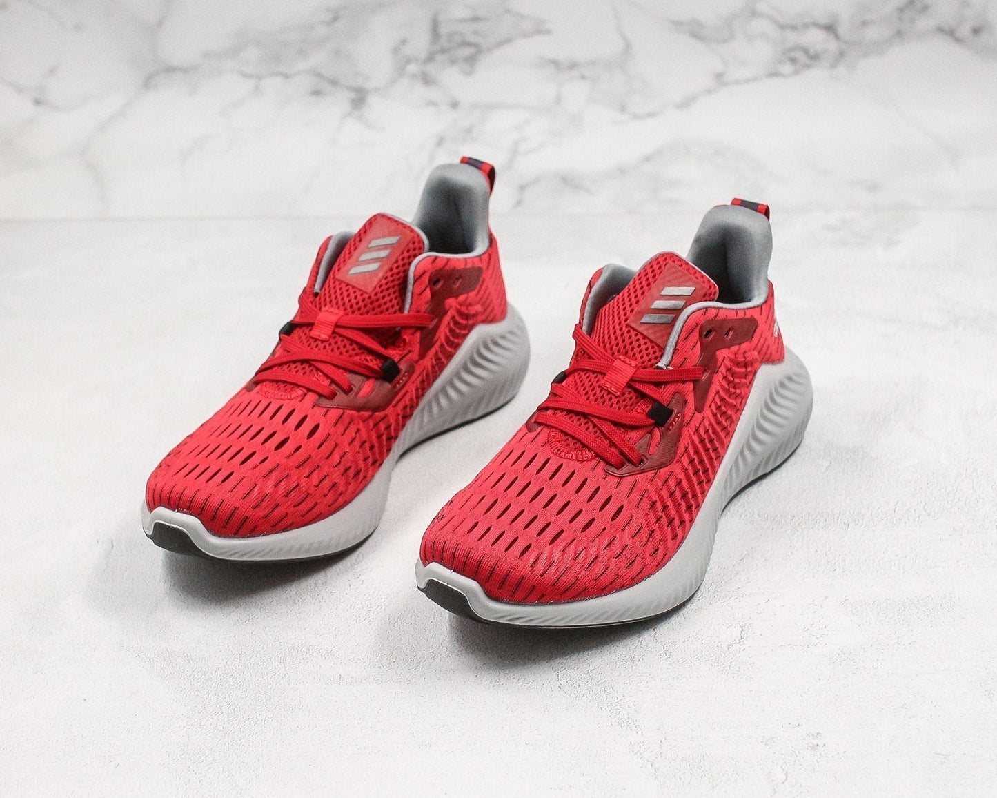 ADIDAS ALPHABOUNCE - RED