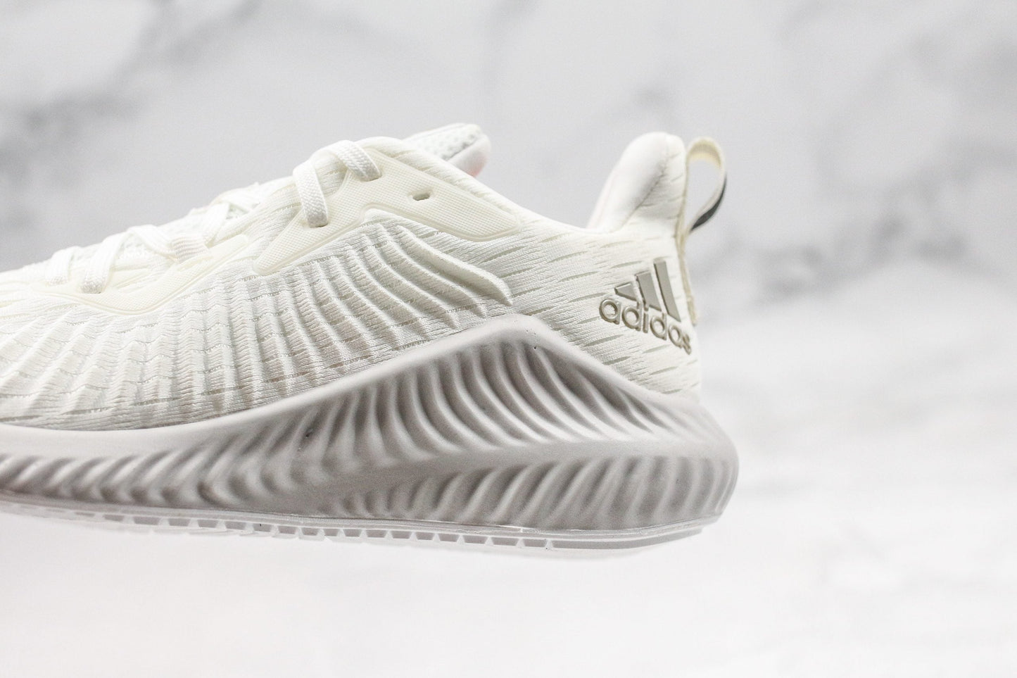 ADIDAS ALPHABOUNCE - WHITE