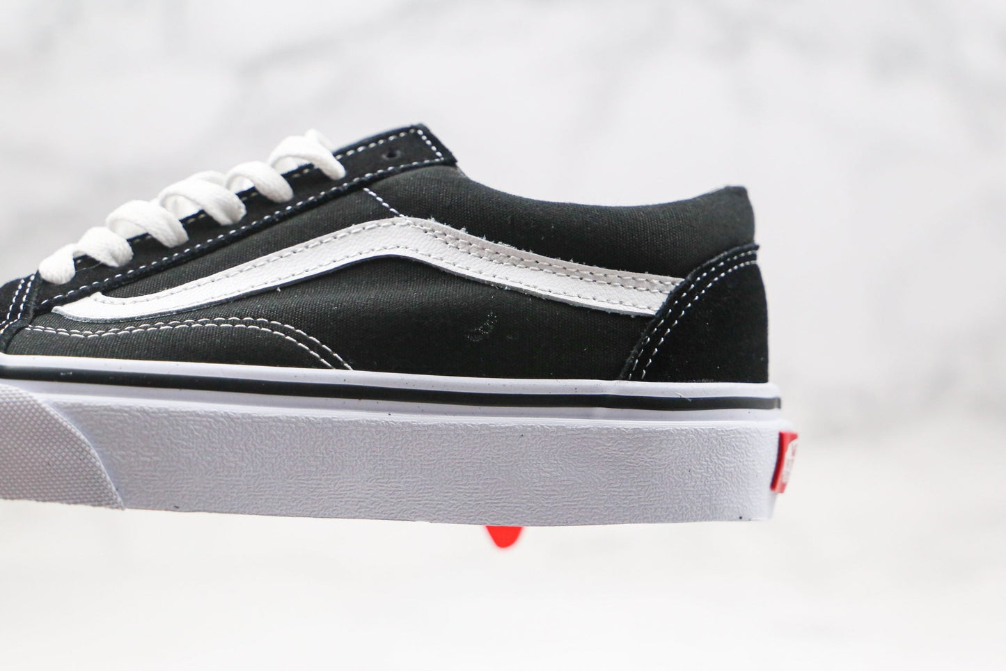 VANS - BLACK