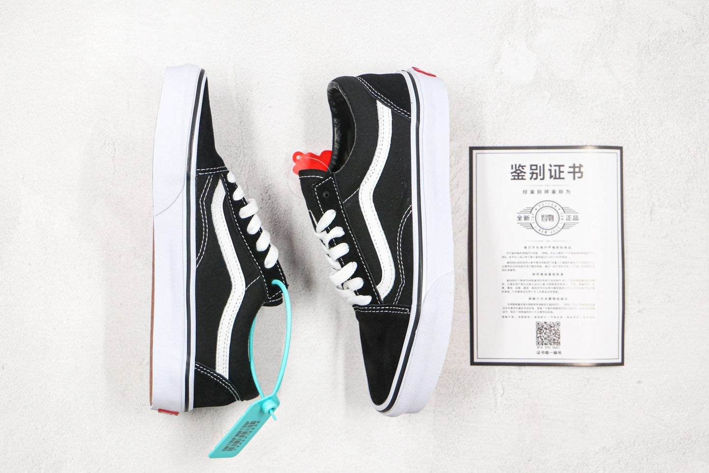 VANS - BLACK