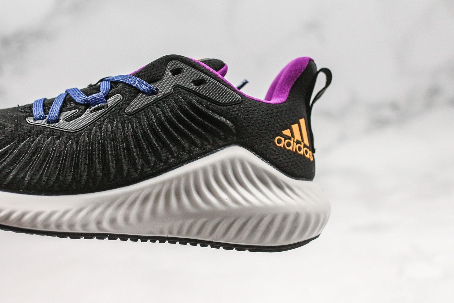 ADIDAS ALPHABOUNCE - NEBULA