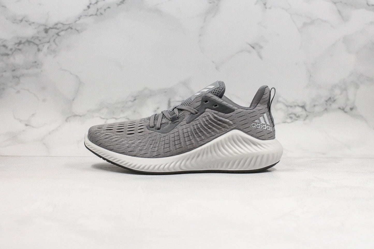 ADIDAS ALPHABOUNCE - GRAY