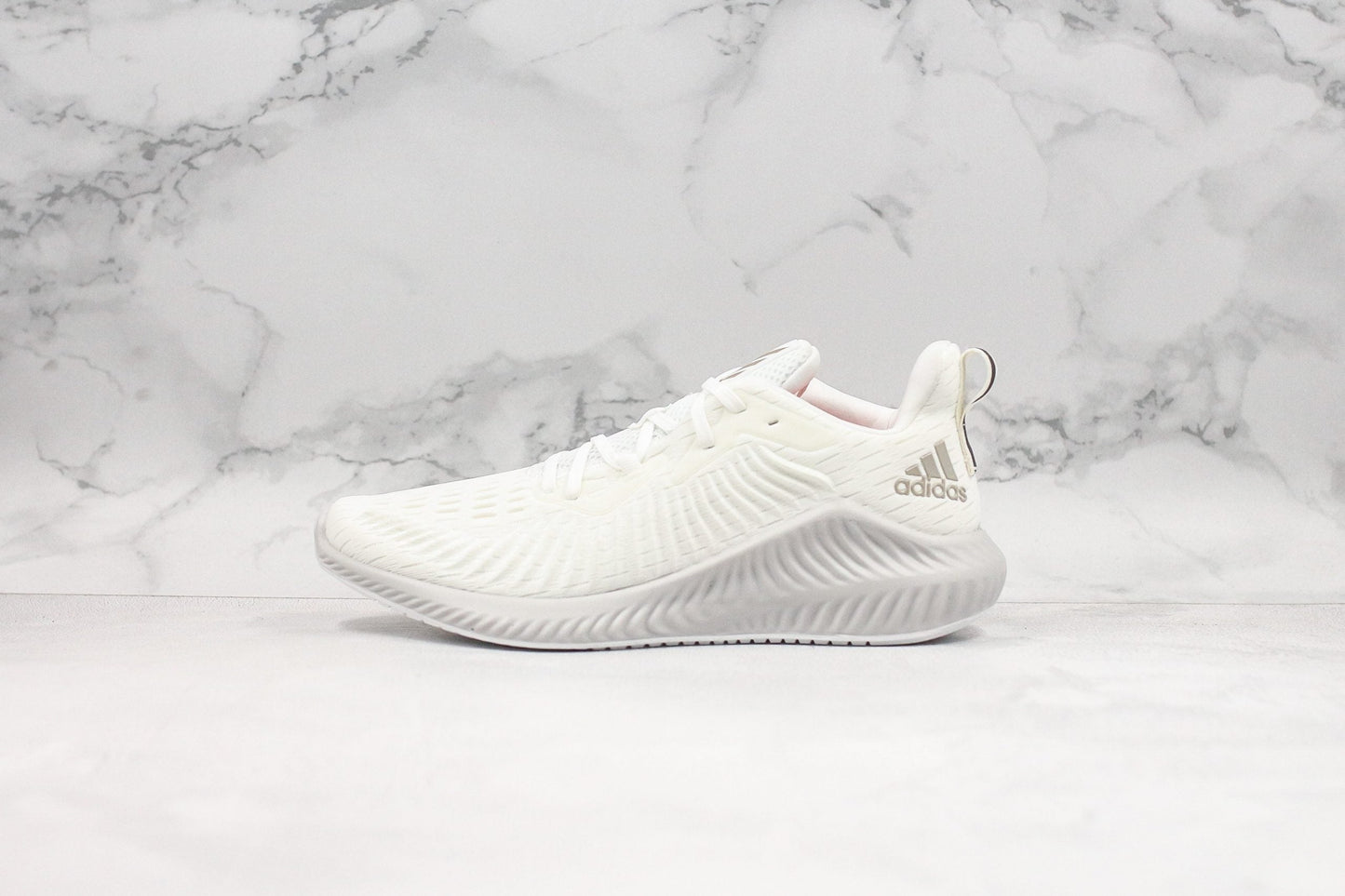 ADIDAS ALPHABOUNCE - WHITE