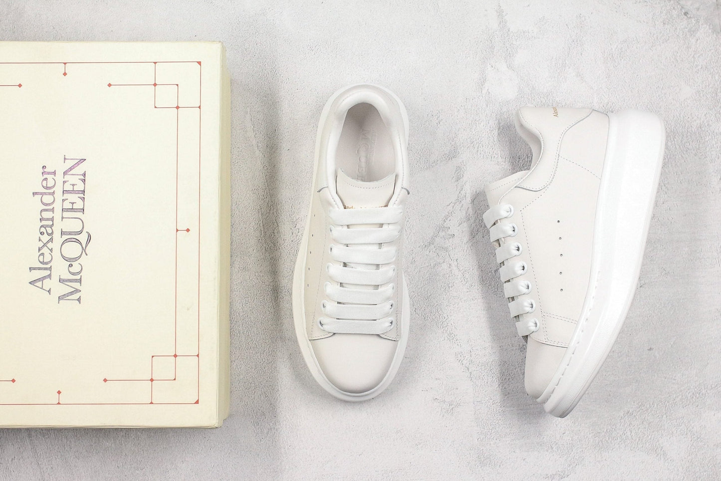 ALEXANDER MCQUEEN OVERSIZED SNEAKER