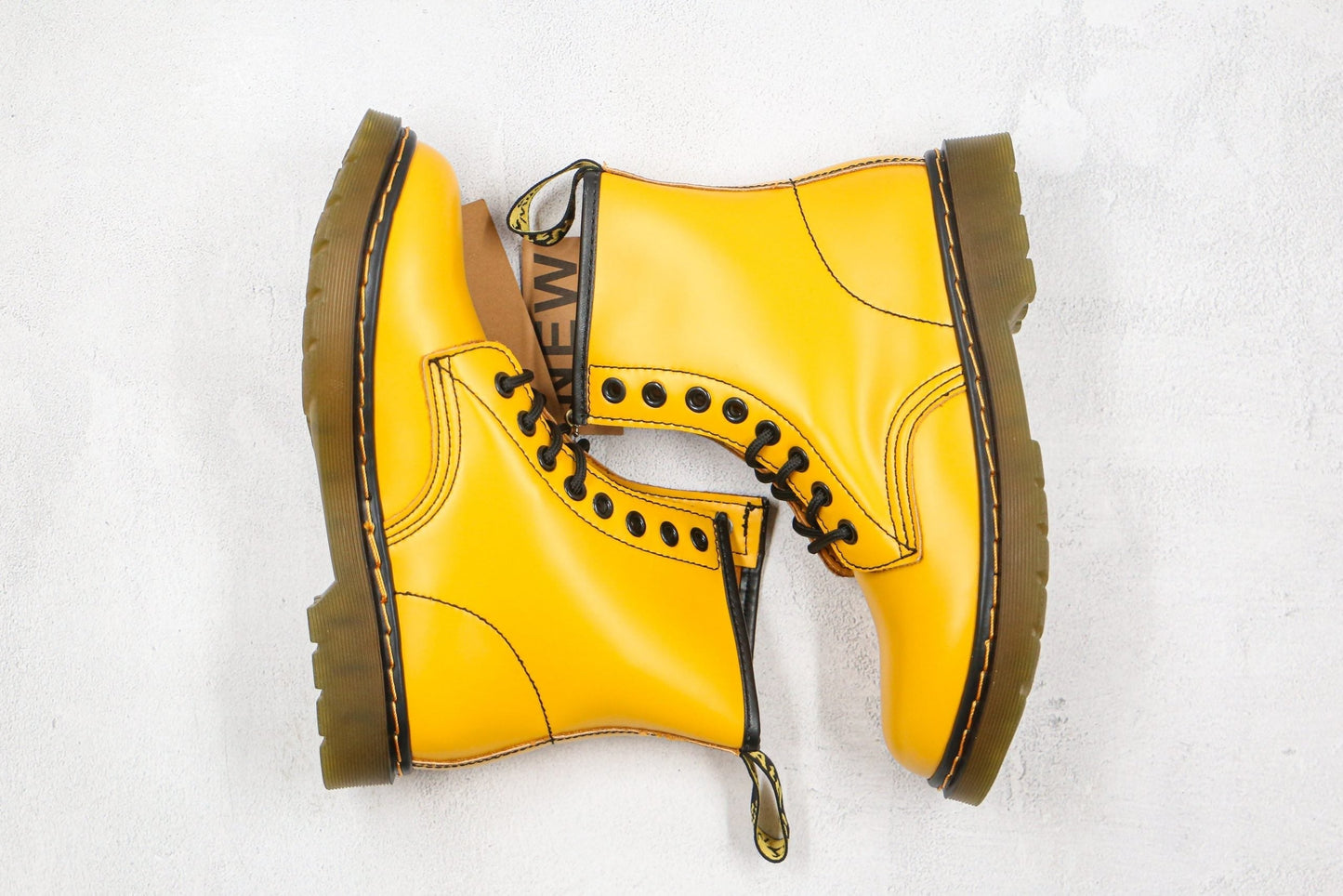 DR MARTENS - YELLOW