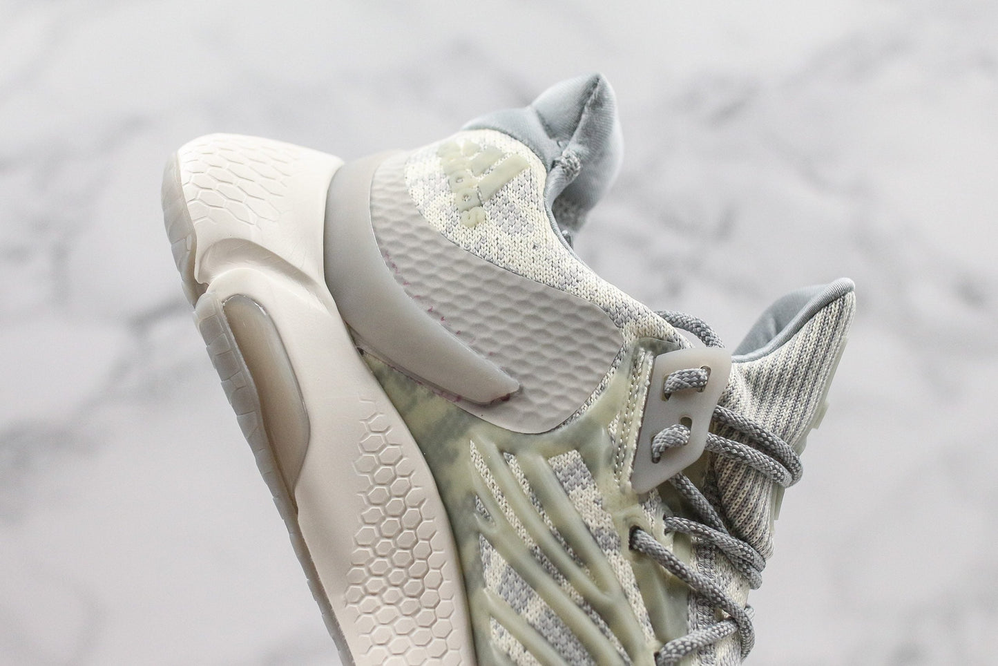 ADIDAS ALPHABOUNCE x YEEZY BOOST - TUNDRA